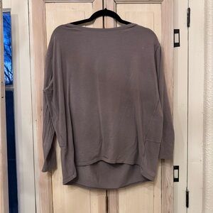 lululemon athletica Women's Charcoal Long Sleeve Top